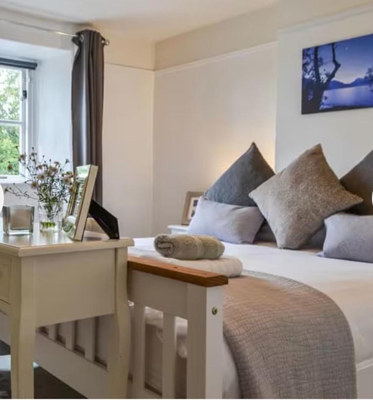Roses - Near Scafell Comfy Modern Idyllic